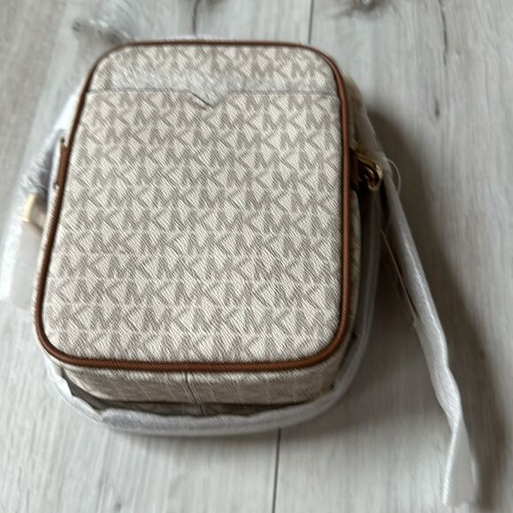 Michael Kors Jet Set Travel Medium Logo Crossbody Bag vanilla/Brown NWT - Picture 6 of 7